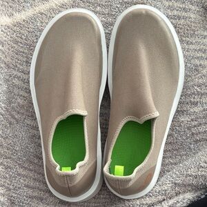 OOFOS OOmega eeZee Low Recovery Shoe